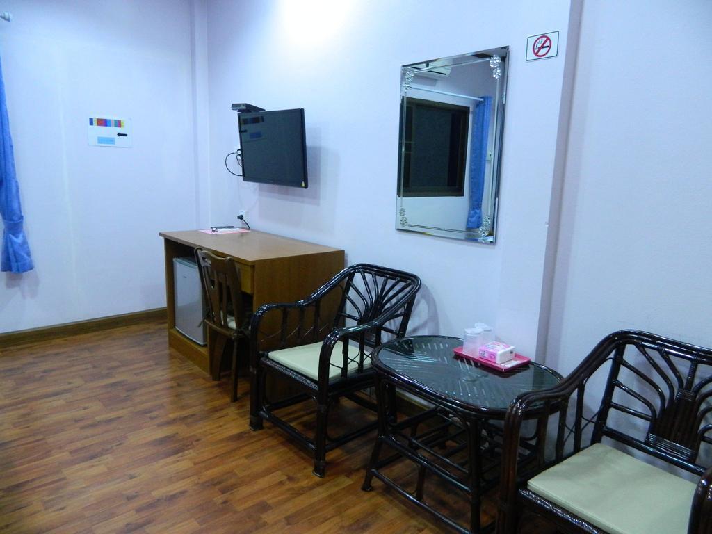 Garden Place Phetchabun Exterior foto