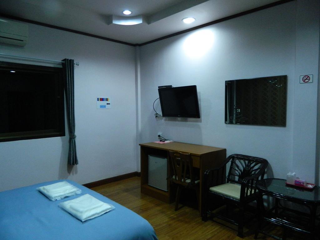 Garden Place Phetchabun Habitación foto